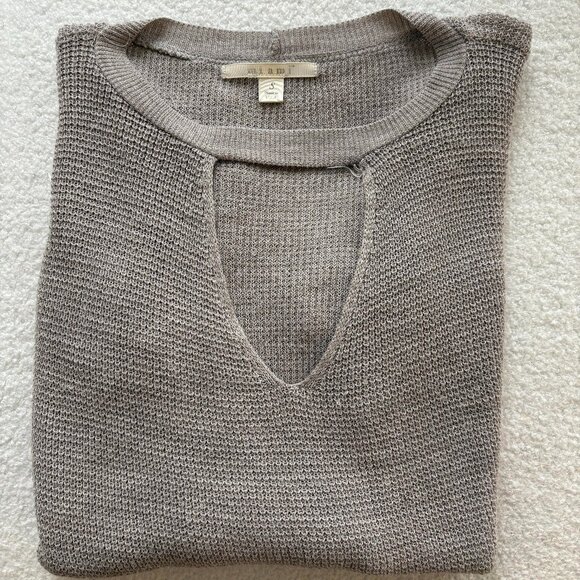 V neck sweater - Picture 2 of 2